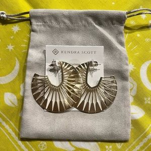 Kendra Scott Gold Earrings (Gold)